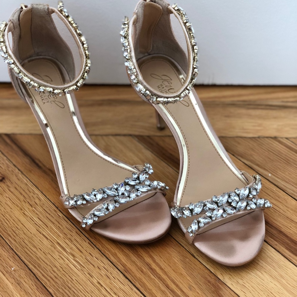 Elegant Heels with Crystal Embellishments